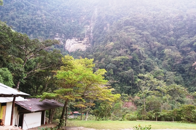 Escalera waterfall